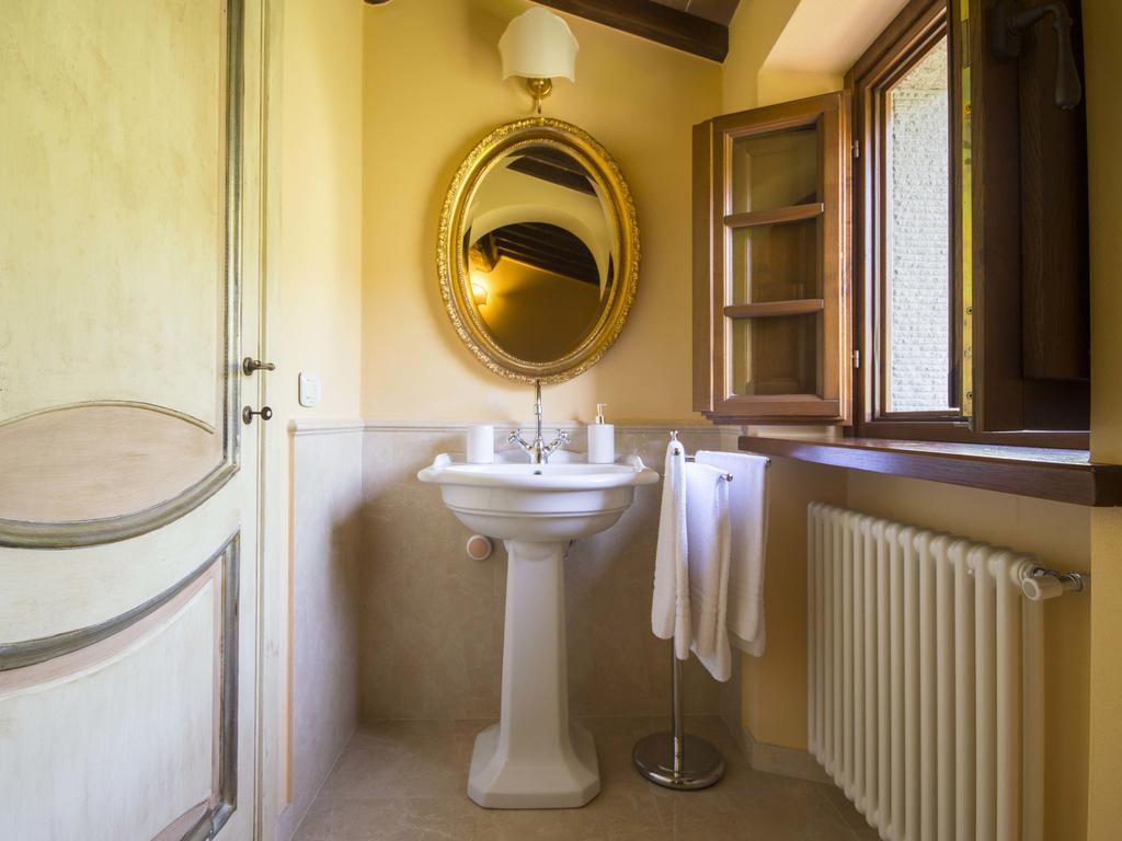Maesta Del Sasso Villa Cortona Exteriör bild